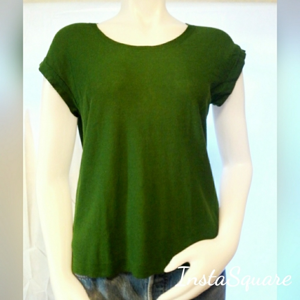 BCBGMaxAzria Green Short Sleeve Knit Sweater